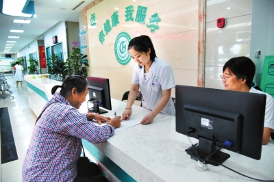 家庭醫(yī)生在身邊，親情服務更暖心